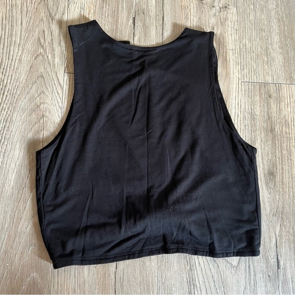 🔥SALE - any 4/$20. Press Knotted Crop Top - Picture 3 of 4